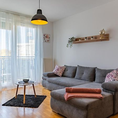 Appartamento Brand New - Selfcheckins 24 - Zagreb - Garage - Loggia - New - Luxury Esterno foto